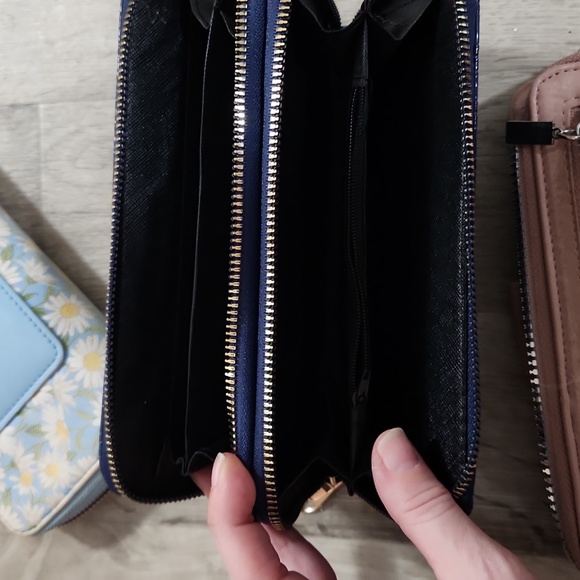 3 used wallets - Picture 4 of 5